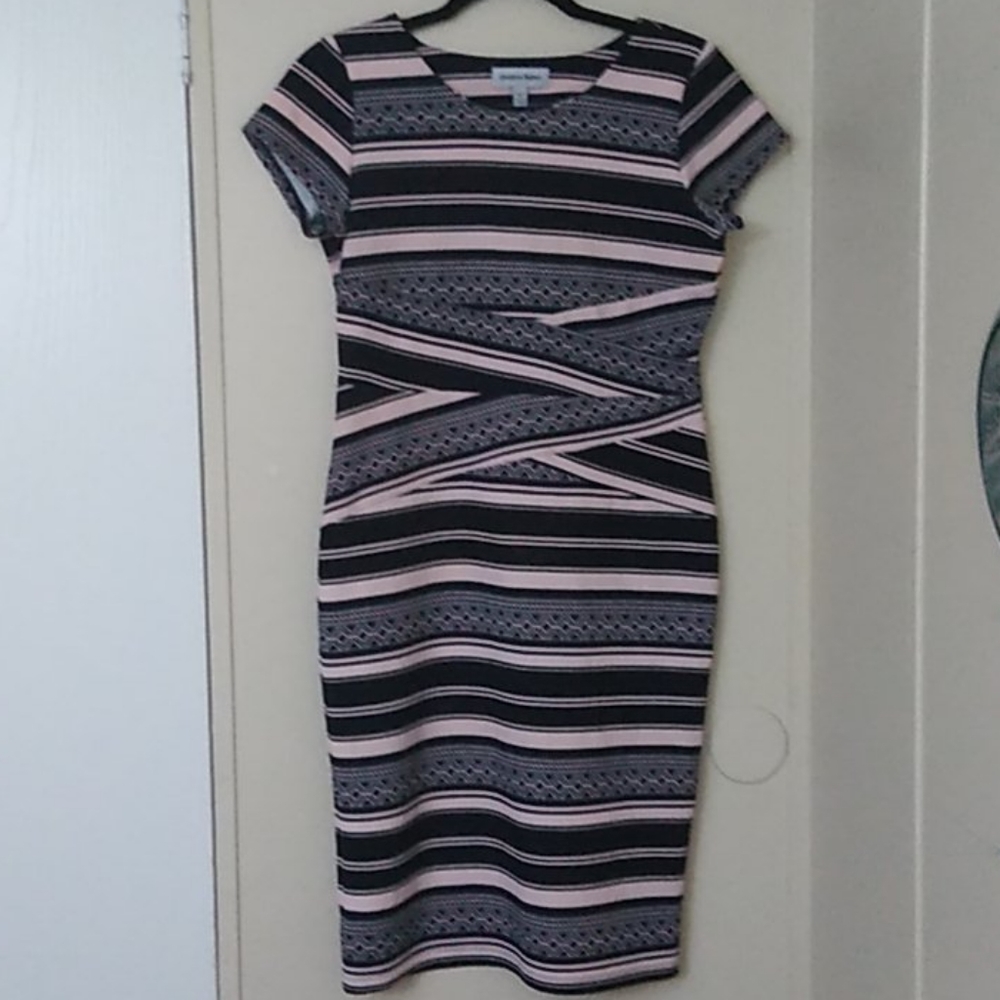 Shelby & Palmer Black And Pink Patterned Dress